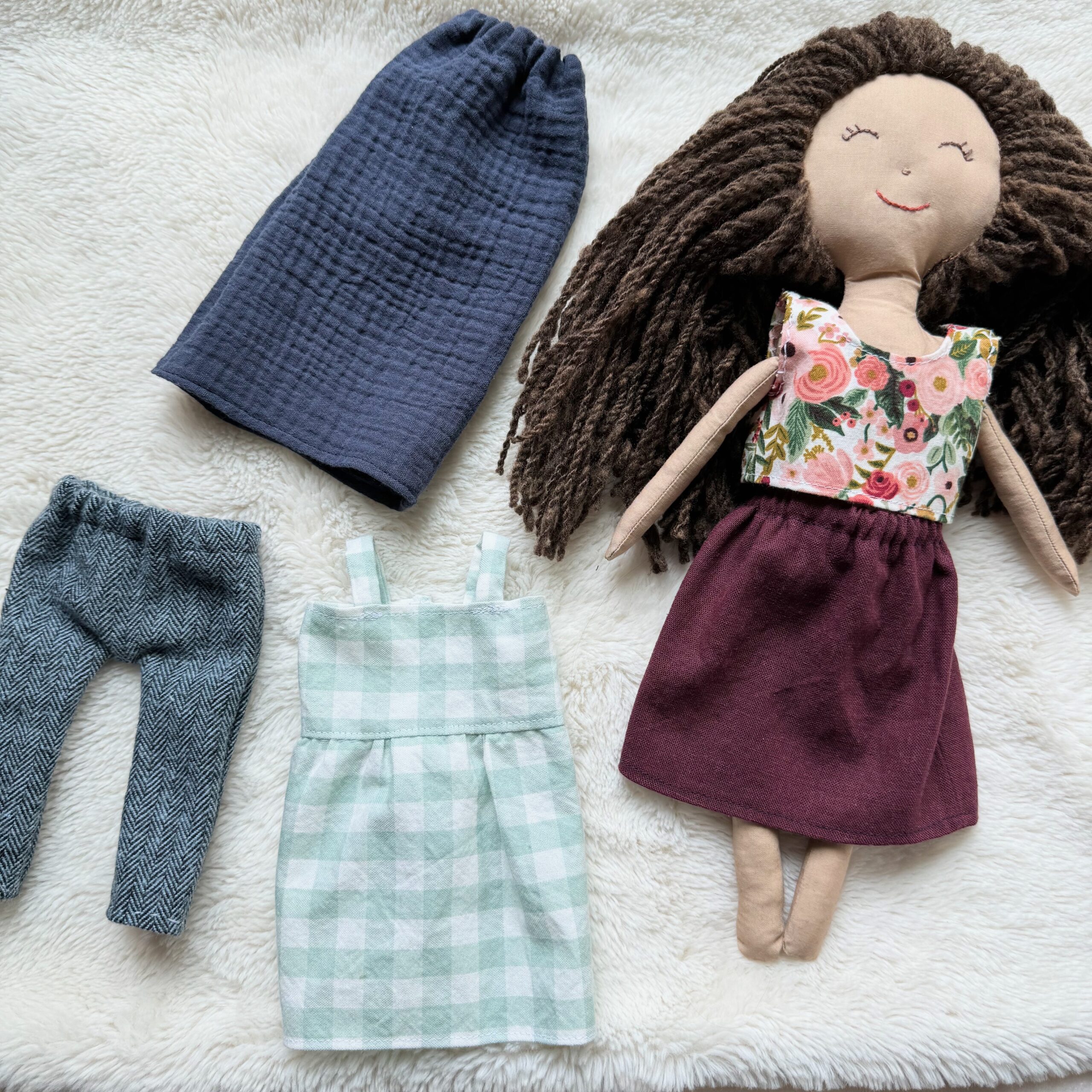 Sew Clothes for Rag Dolls – Free Patterns!